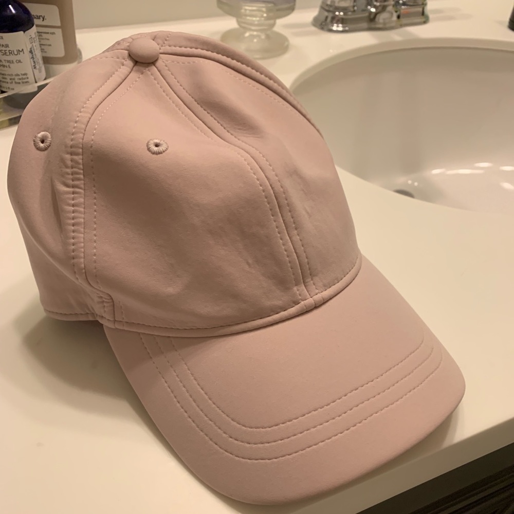 Lululemon baller hat